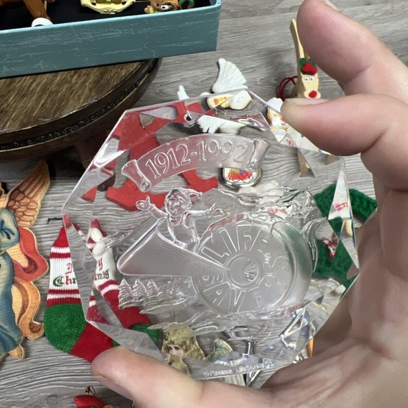 Vintage Lot Christmas Tree Ornaments Yarn Plastic Felt Wood Handmade Assorted - Picture 9 of 16